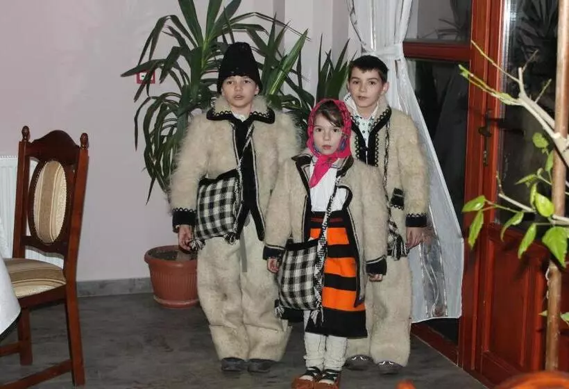 Pensiunea Crinul Alb