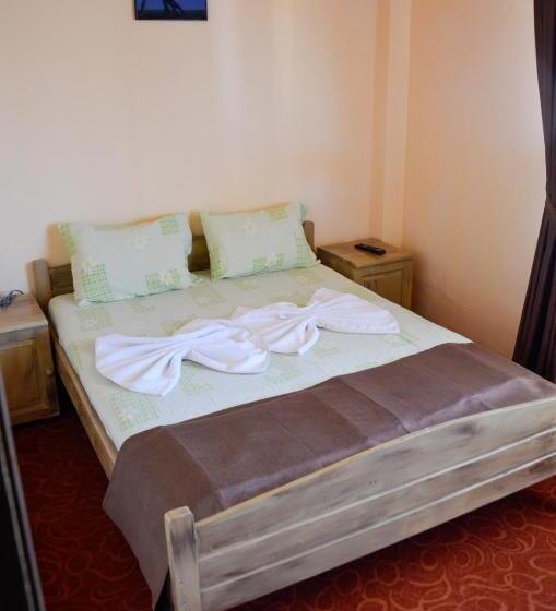 پانسیون Edelvais Guest House