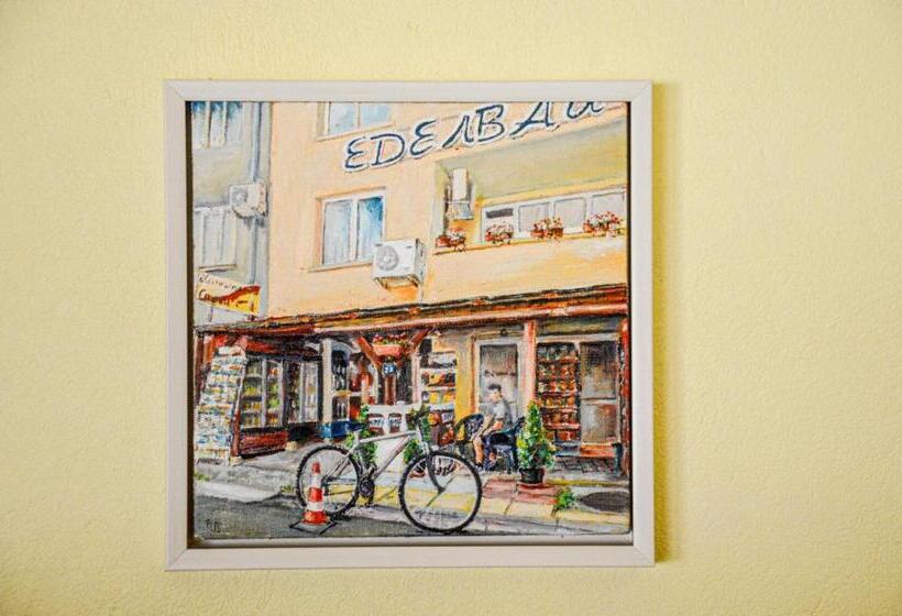 پانسیون Edelvais Guest House