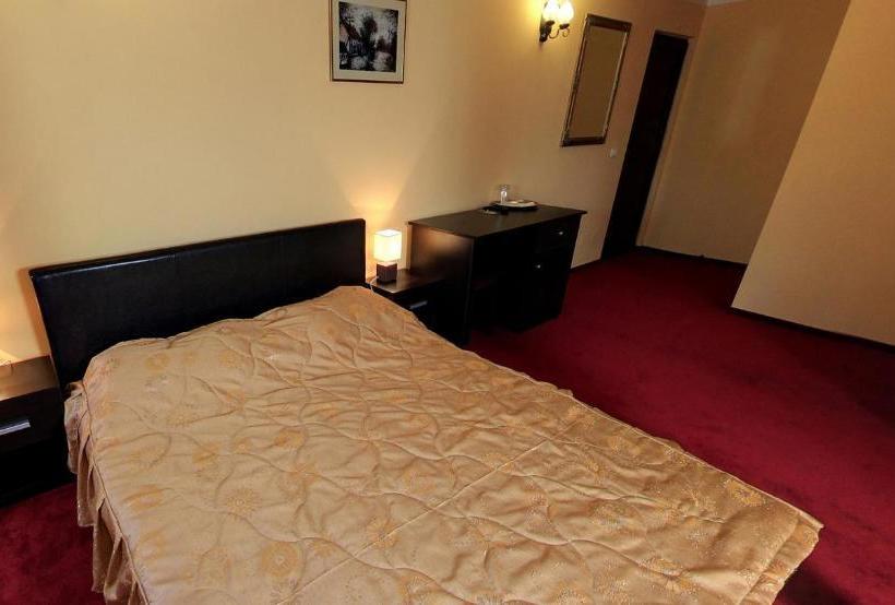 بنسيون La Storia Guest House