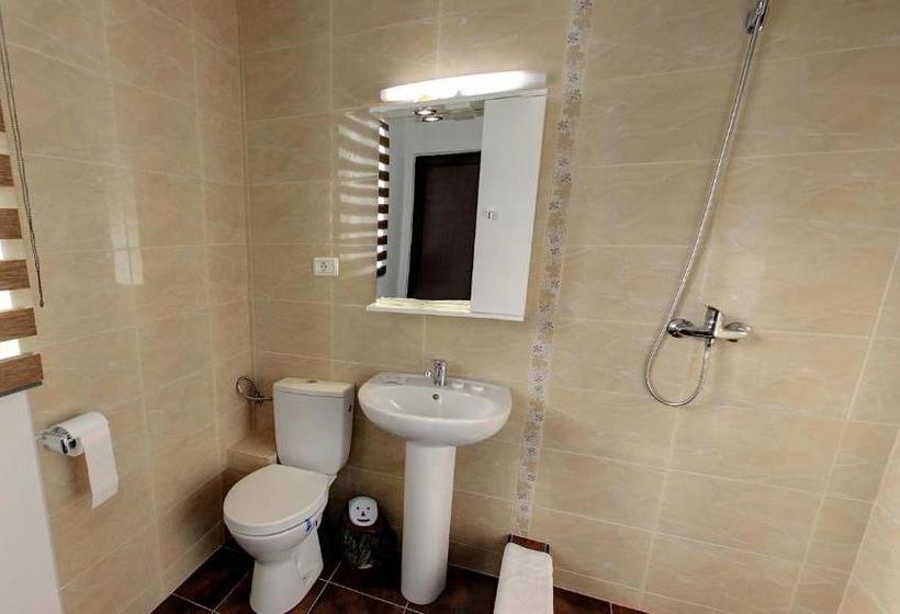 بنسيون La Storia Guest House