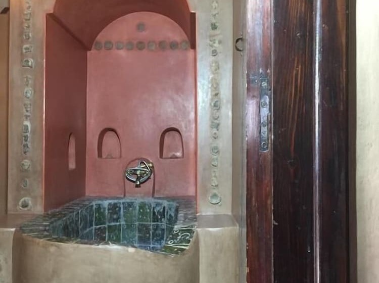 بنسيون Le Sauvage Noble