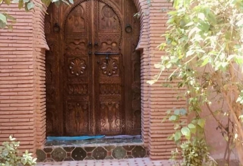 بنسيون Le Sauvage Noble