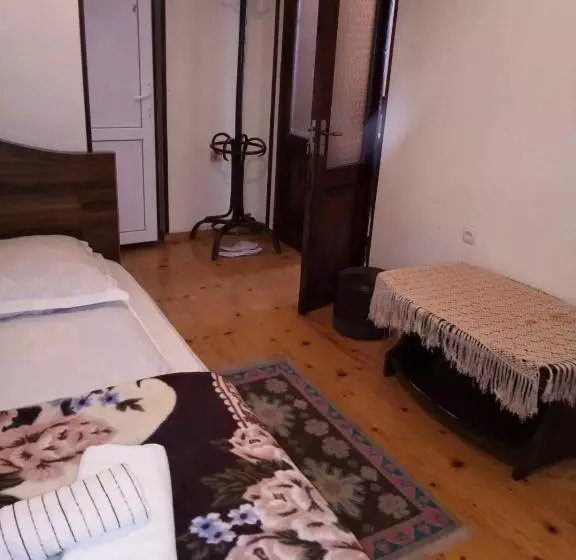 پانسیون Maya Guest House