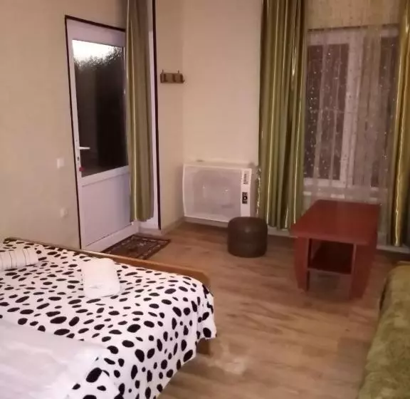 پانسیون Maya Guest House