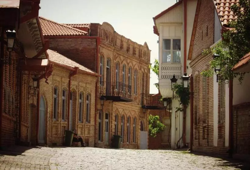 پانسیون Maya Guest House