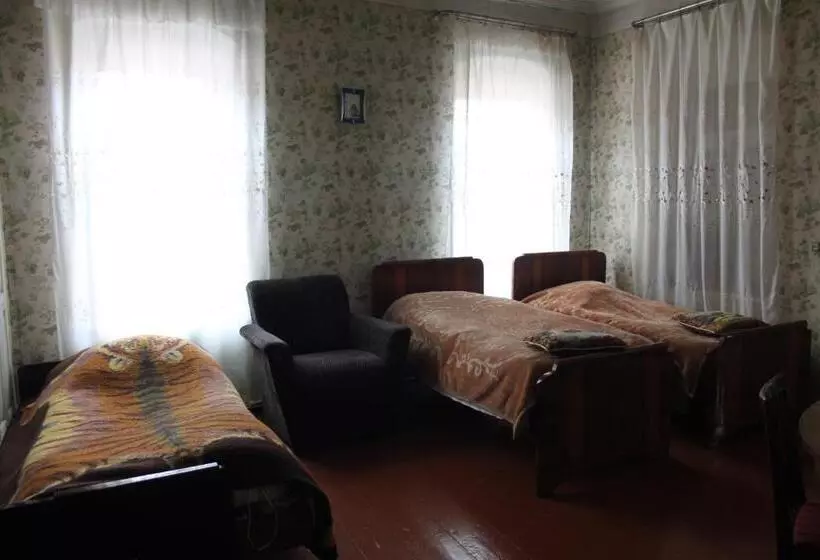 پانسیون Maya Guest House