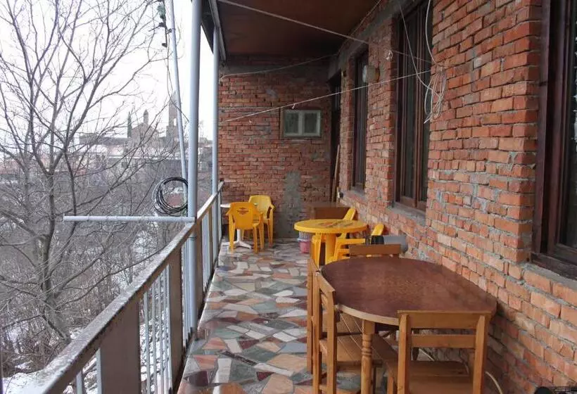 پانسیون Maya Guest House