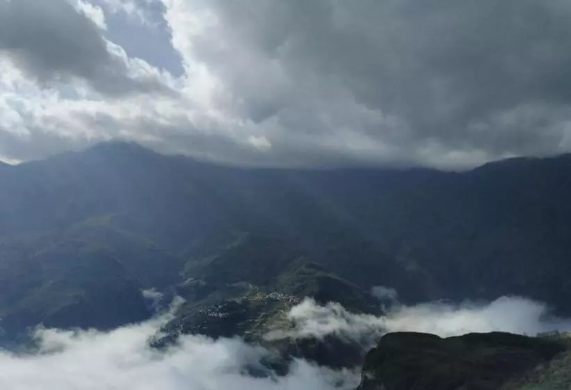 Majatalo Yuanyang Flower And Horse Inn