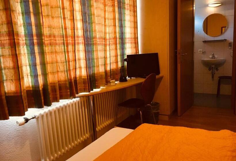 הוסטל Gasthaus Zum Löwen