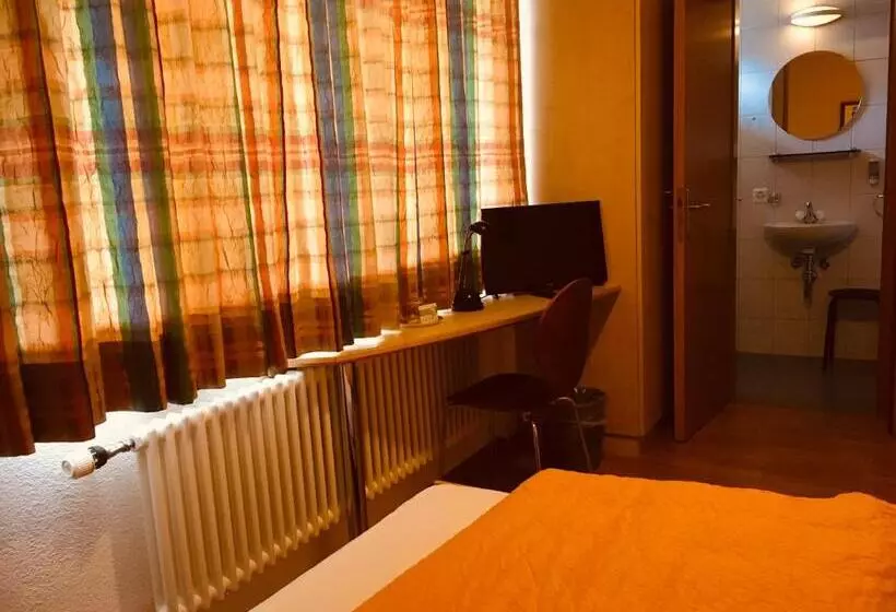 Retkeilymaja Gasthaus Zum Löwen