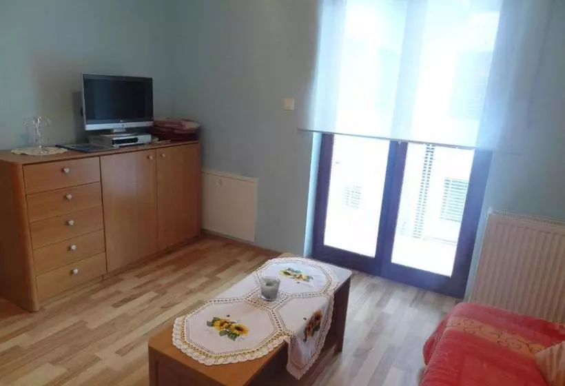 پانسیون Apartment Modrina