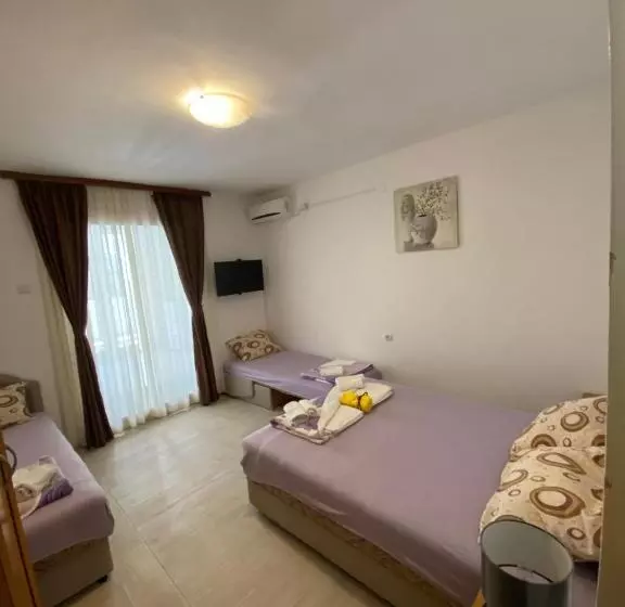 پانسیون Guesthouse Civovic