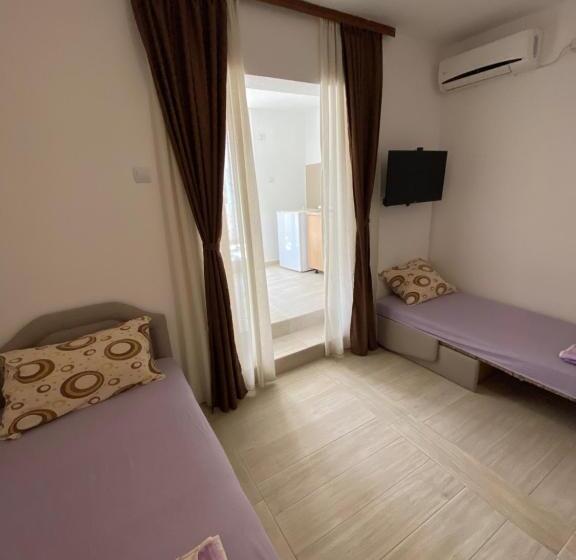 پانسیون Guesthouse Civovic