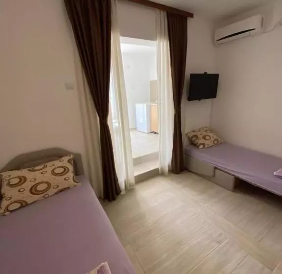پانسیون Guesthouse Civovic