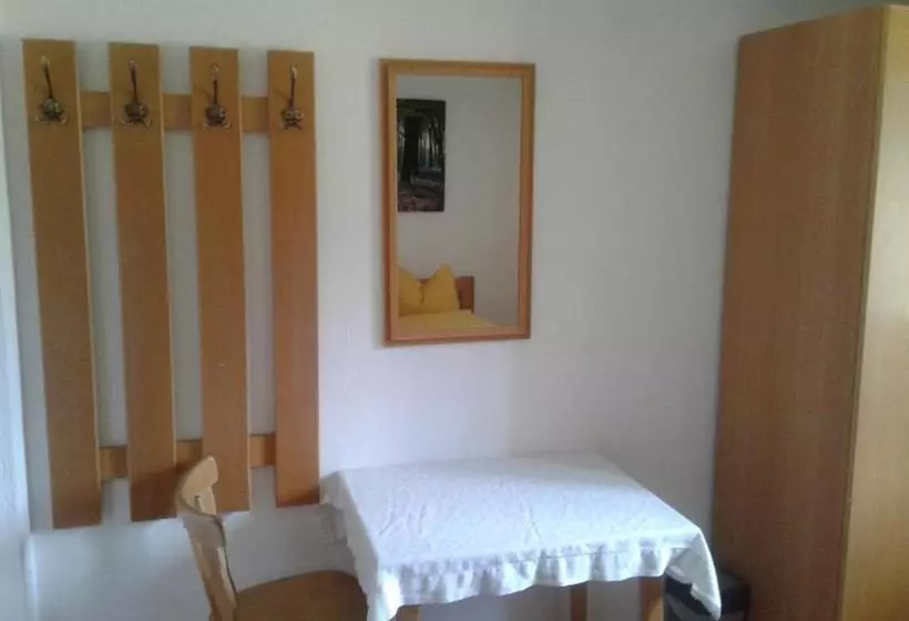 ペンション Hostel Halleiner Hütte