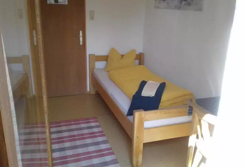 ペンション Hostel Halleiner Hütte