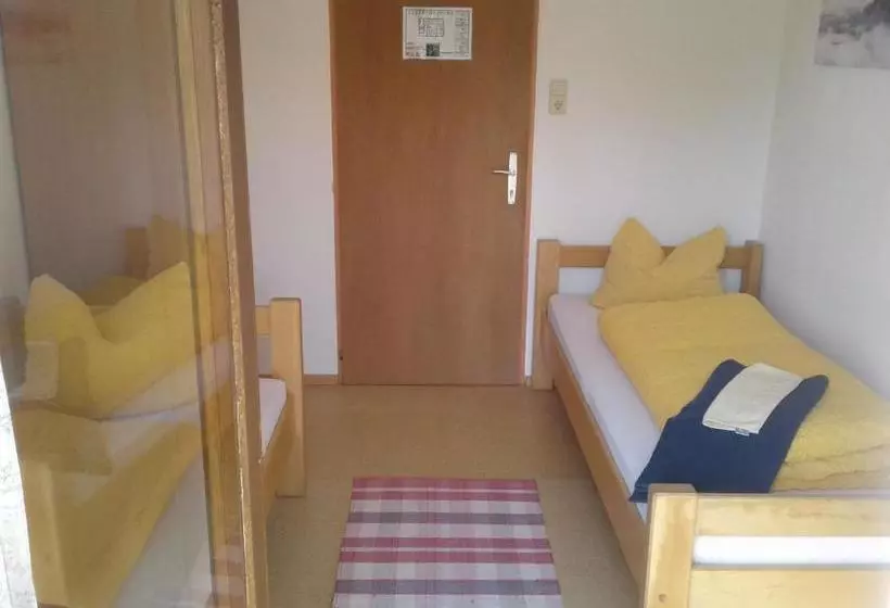 ペンション Hostel Halleiner Hütte