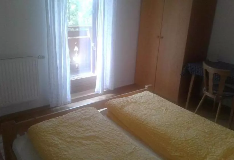 ペンション Hostel Halleiner Hütte