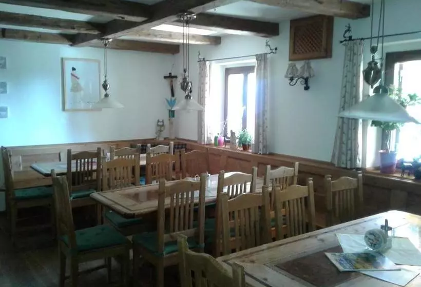 ペンション Hostel Halleiner Hütte