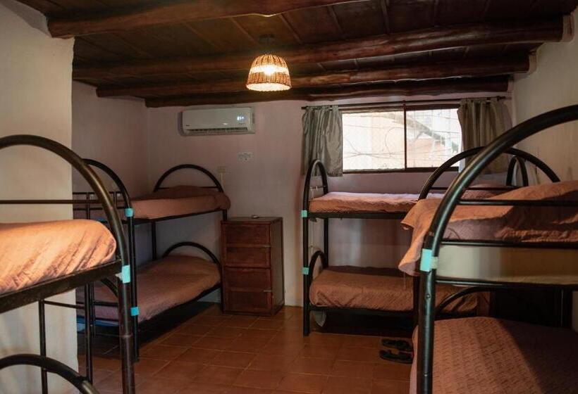 Pension Hostel La Botella De Leche Tamarindo