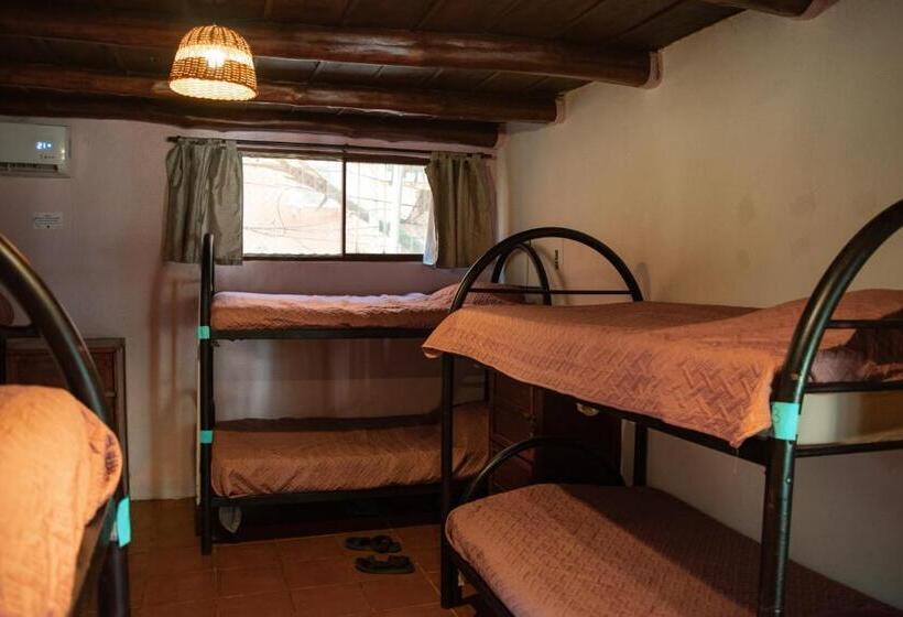 Pension Hostel La Botella De Leche Tamarindo