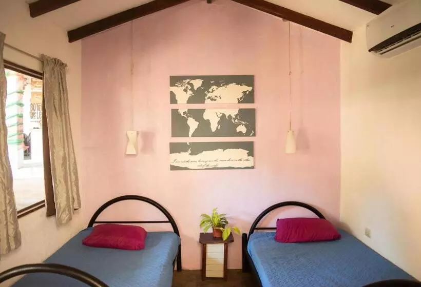 پانسیون Hostel La Botella De Leche   Tamarindo