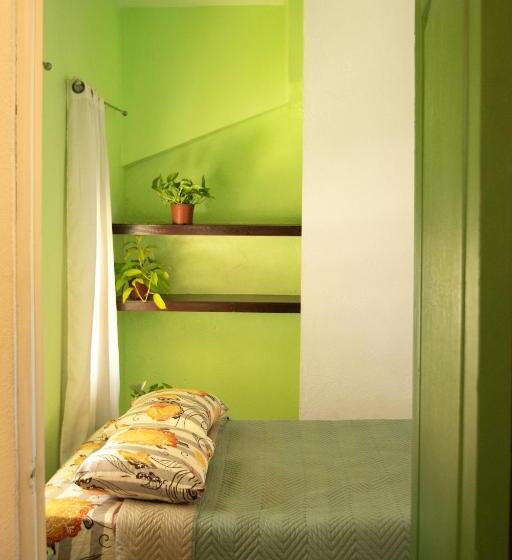 Pension Hostel La Botella De Leche Tamarindo