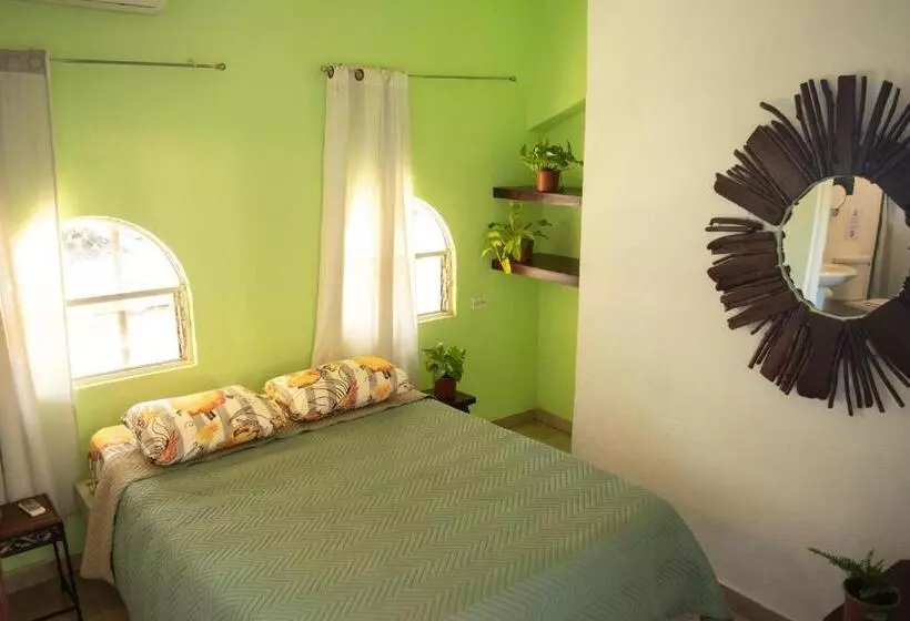 پانسیون Hostel La Botella De Leche   Tamarindo