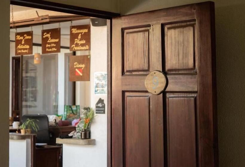 Pension Hostel La Botella De Leche Tamarindo