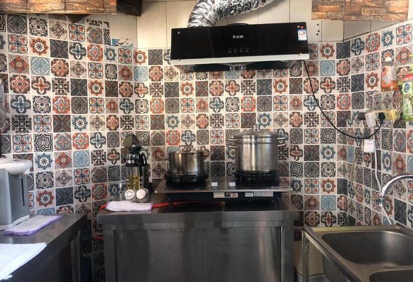 Пансион Jayden Naxi Lodge臣安土木纳西小院 Namaste