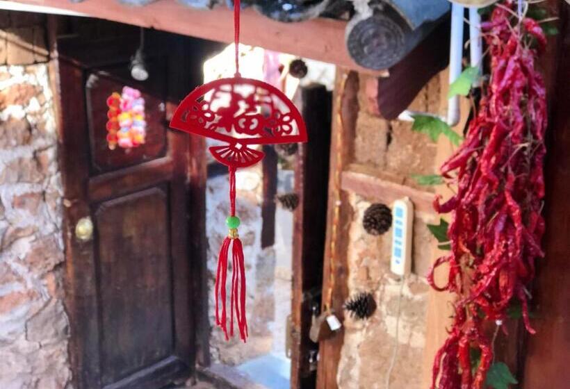 Пансион Jayden Naxi Lodge臣安土木纳西小院 Namaste