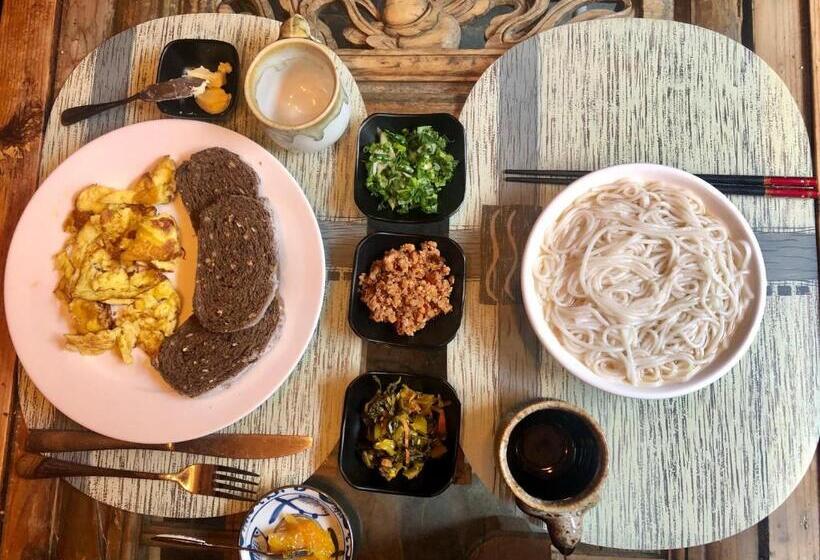 Пансион Jayden Naxi Lodge臣安土木纳西小院 Namaste