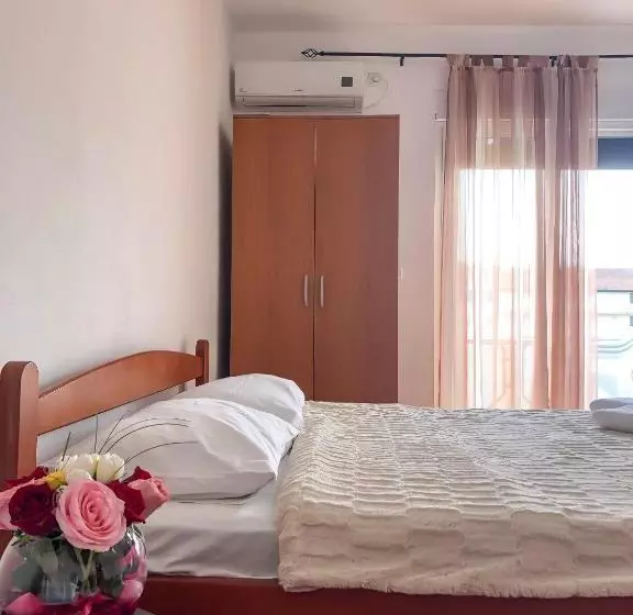 پانسیون Lazorja Rooms