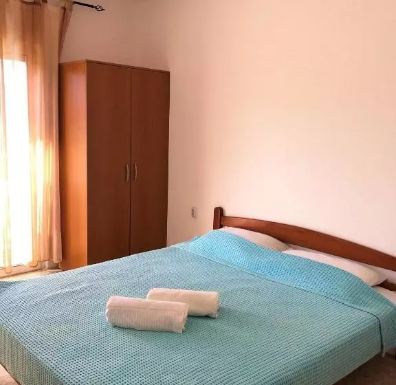 پانسیون Lazorja Rooms