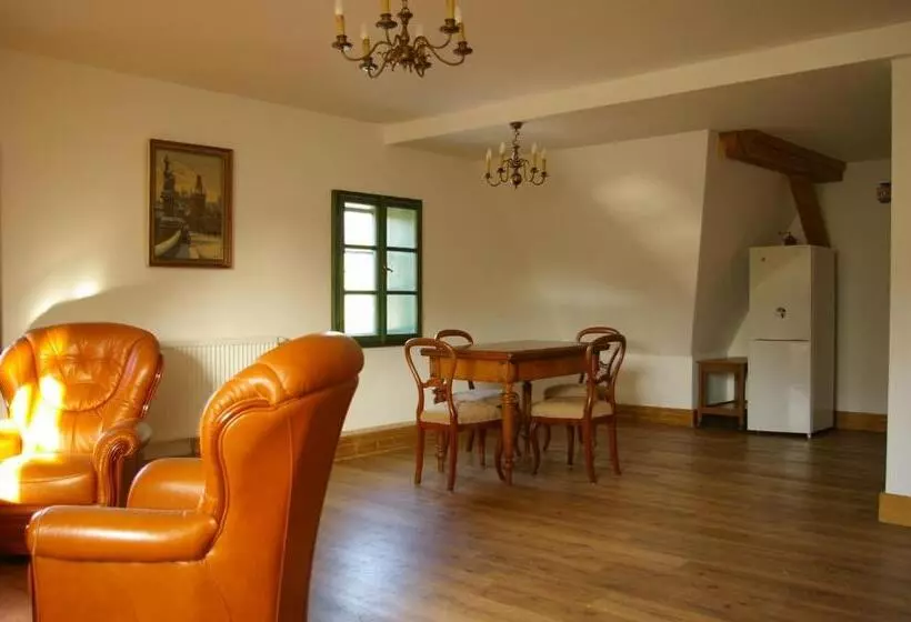 Majatalo Penzion Manský Dvůr