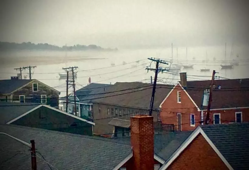 Retkeilymaja Compass Rose Inn