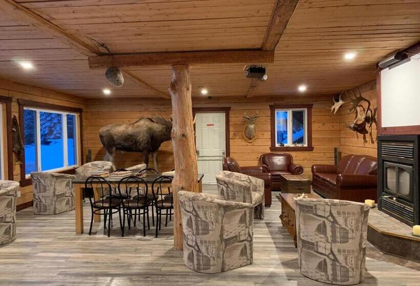 فندق صغير L'auberge Refuge Du Trappeur