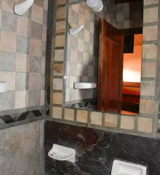 Retkeilymaja Refugio Del Sol Hosteria