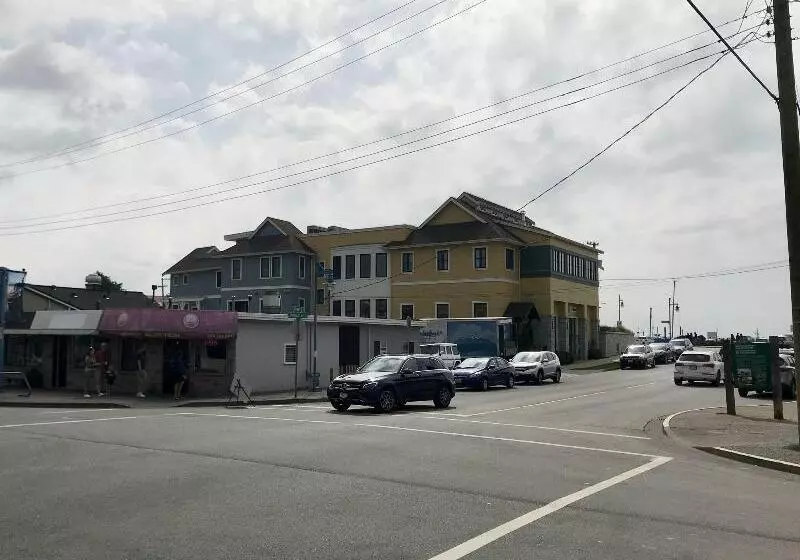 هتل The Steveston Cafe &
