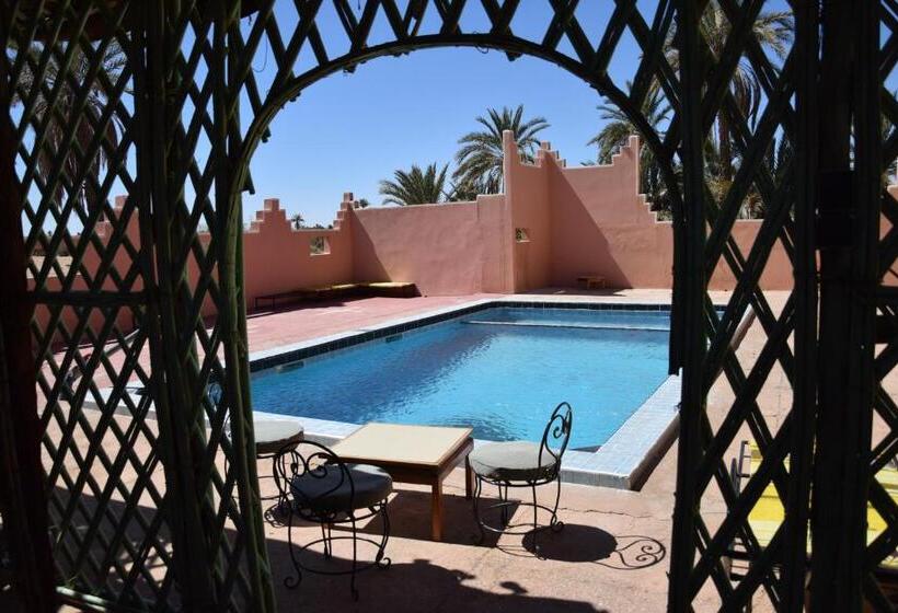 پانسیون Carrefour Des Nomades