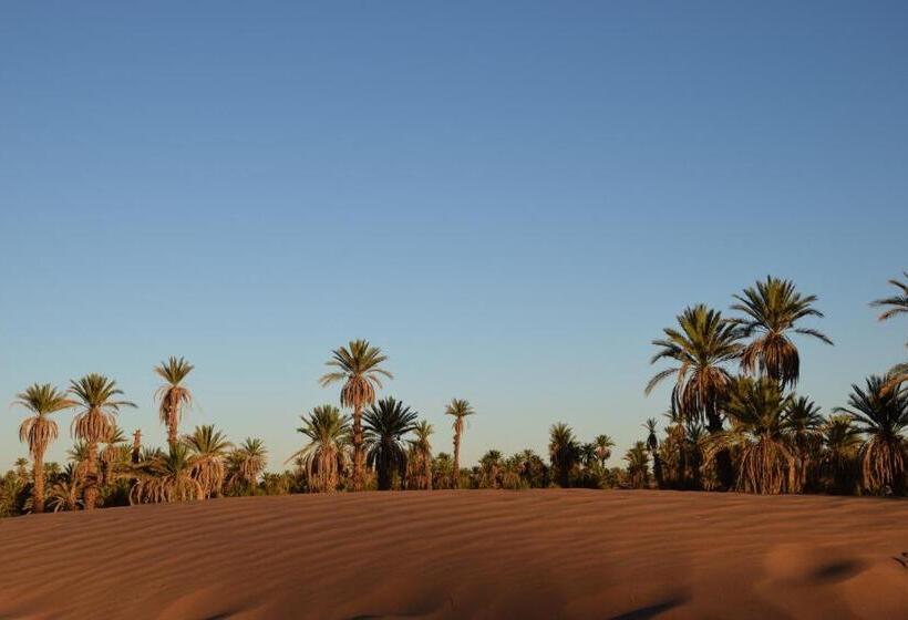 پانسیون Carrefour Des Nomades