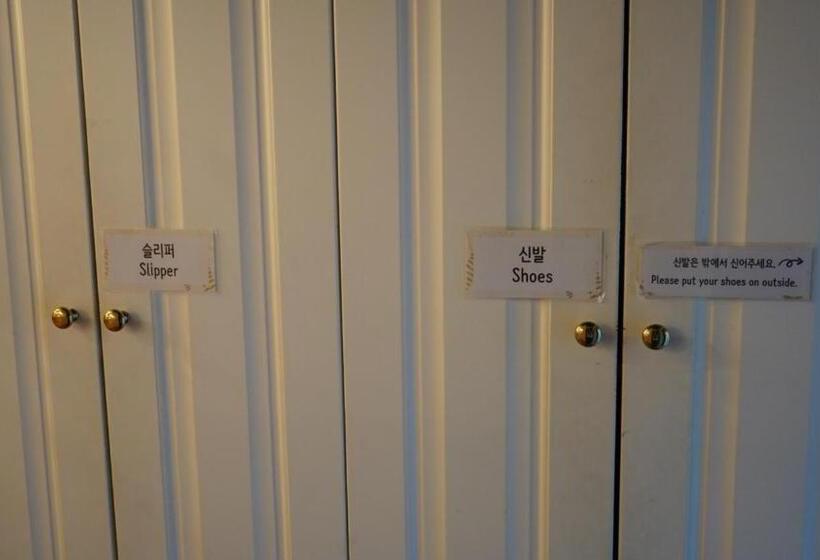 פנסיון Hannahstay Women Only Guesthouse