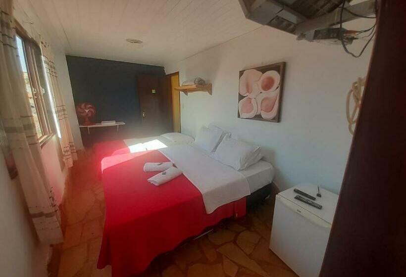 پانسیون Pousada Aliens