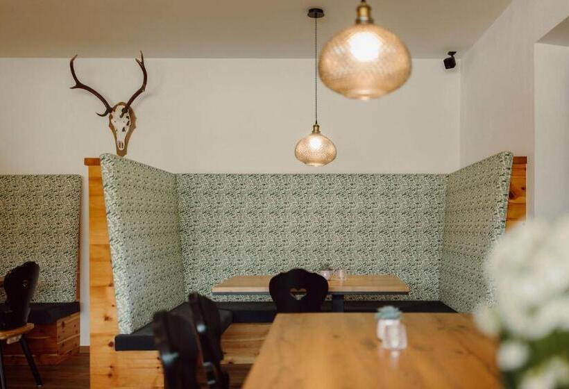 بنسيون Rohrmooser Schlössl