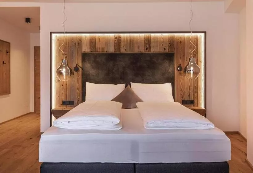 پانسیون Rohrmooser Schlössl