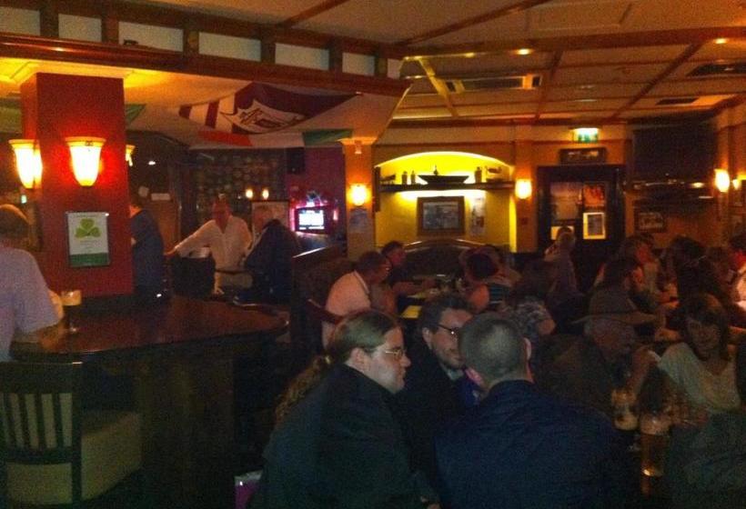 هاستل Galway Arms Inn