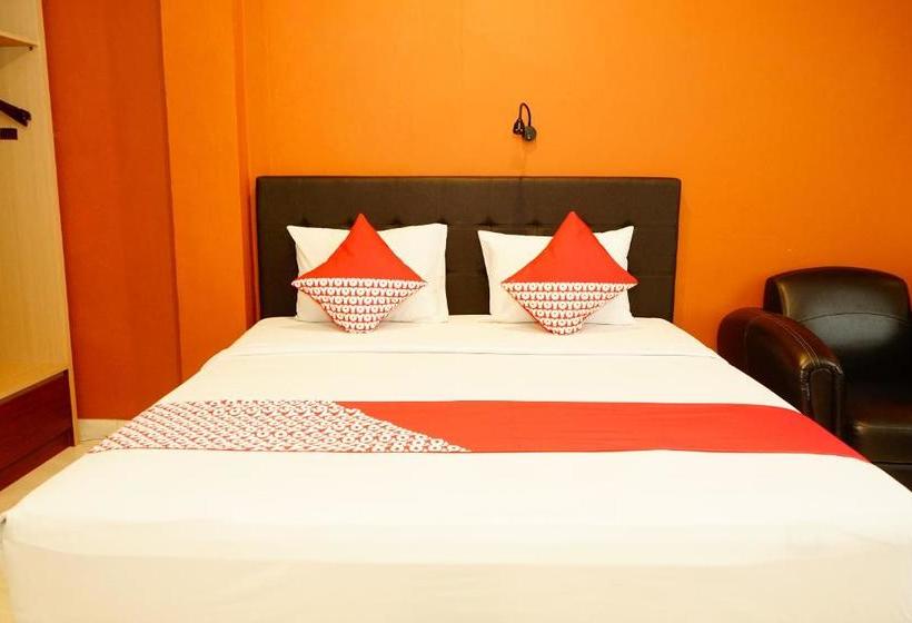 בית מלון כפרי Oyo 629 Grand Vella