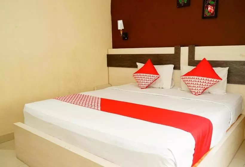 ホテル Oyo 629 Grand Vella