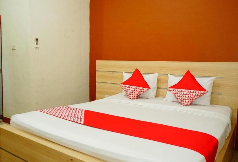 בית מלון כפרי Oyo 629 Grand Vella